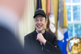 Маск стал первым триллионером в истории благодаря IPO SpaceX