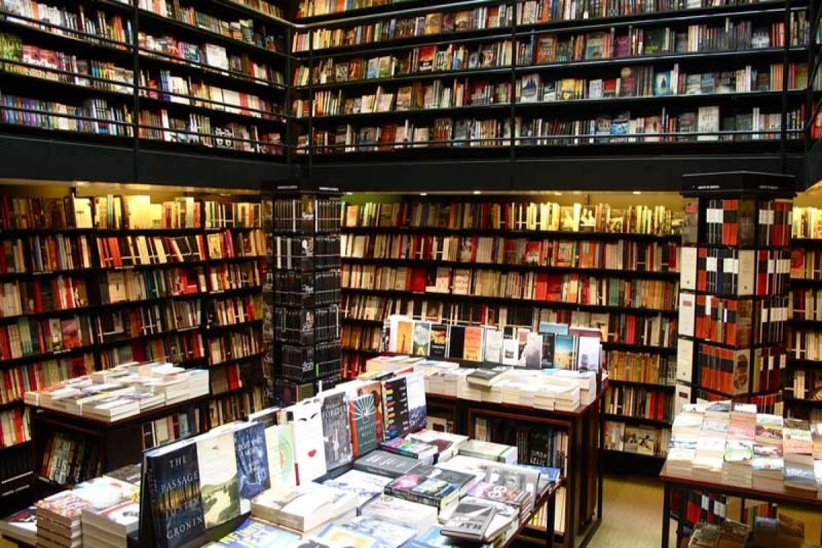 Во Франции осудили граждан Грузии за кражу книг русских классиков