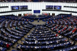 Скандал в Европарламенте: депутата проверяют после визита в Петербург