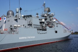 Российский фрегат открыл предупредительный огонь по британской яхте в Ла-Манше