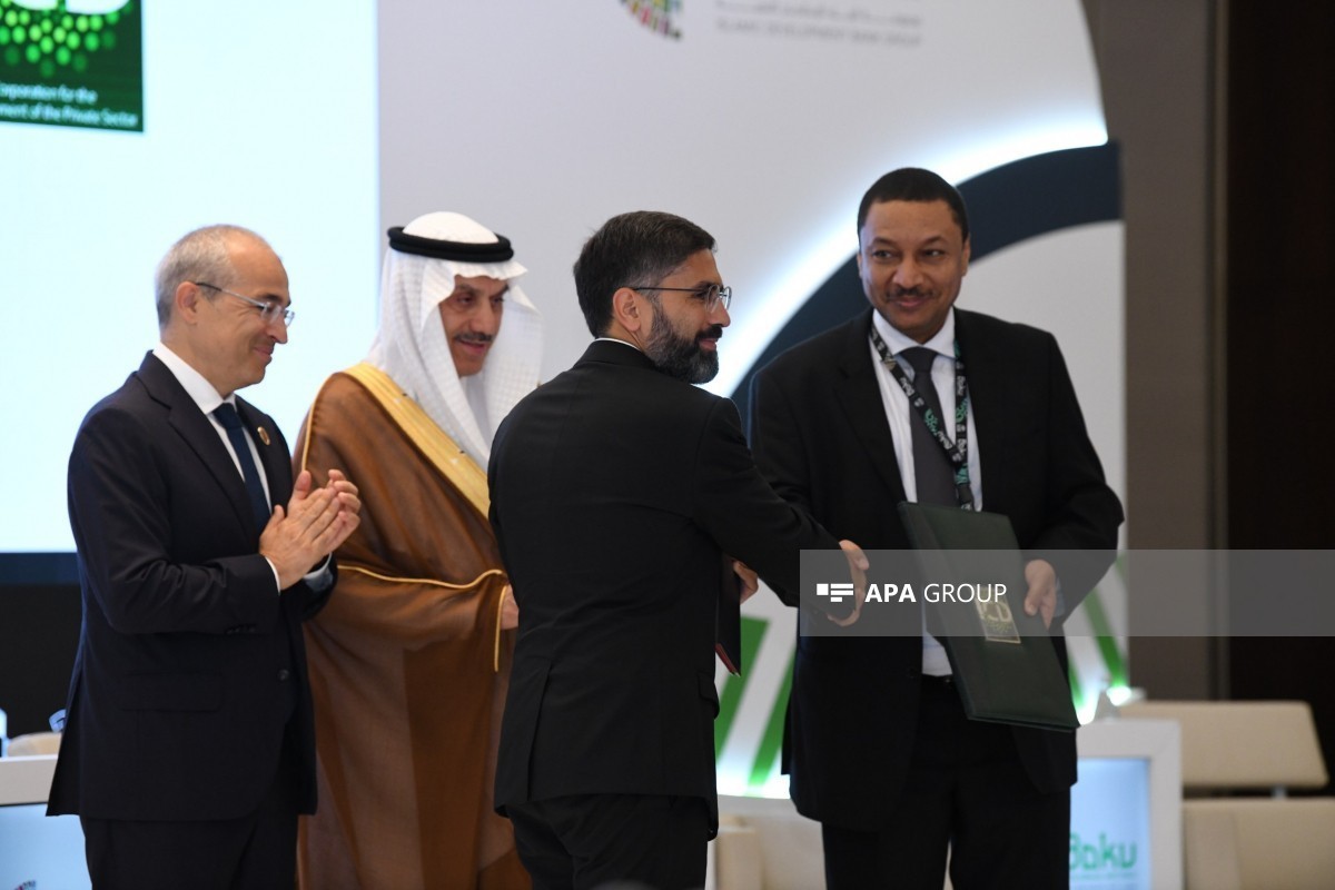 В Баку подписан ряд соглашений между структурами IsDB и азербайджанскими партнерами-ФОТО 