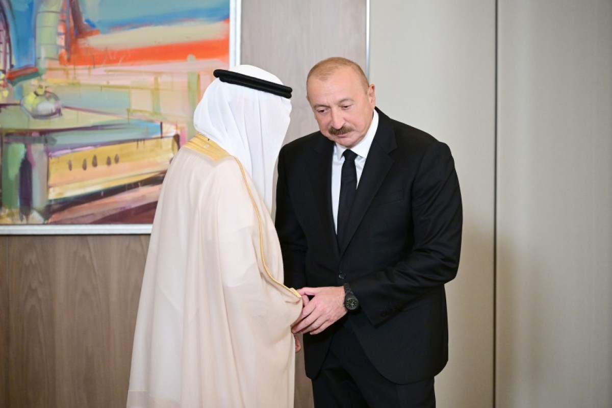 Ильхам Алиев принял делегацию Арабской координационной группы и вручил орден главе IsDB-ФОТО 