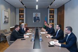 Байрамов представил инвестиционные возможности Азербайджана румынской стороне