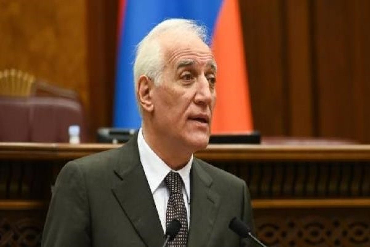 Армянские СМИ сообщили о возможном досрочном уходе президента