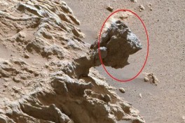 NASA показало снимок «парящего» камня на Марсе