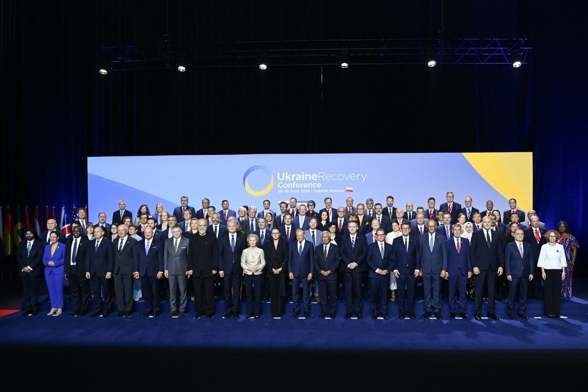 Джейхун Байрамов принял участие в Конференции по восстановлению Украины