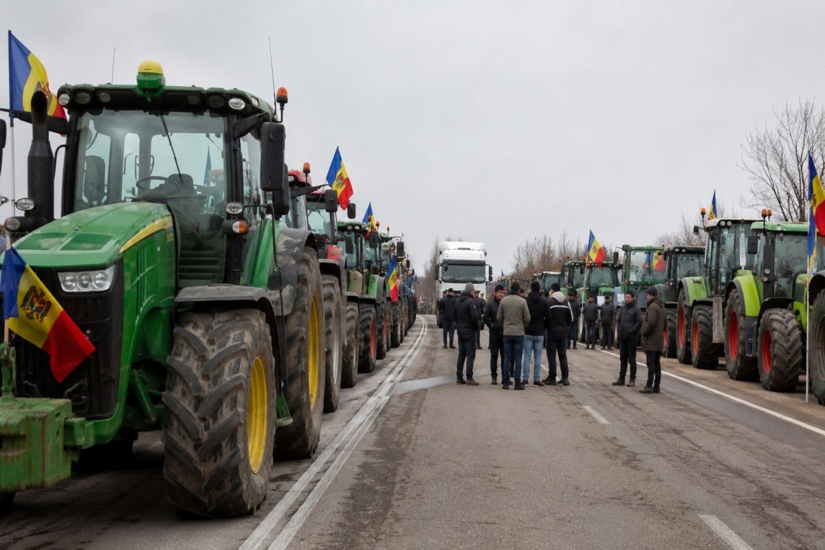 Фермеры перекрыли дороги на границе Молдовы с Украиной и Румынией