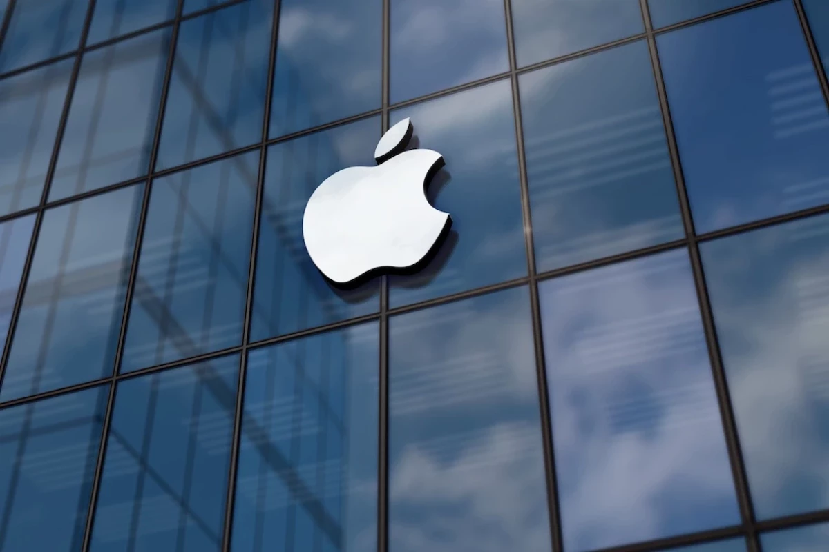 Акции Apple упали на 6,12% после повышения цен на устройства