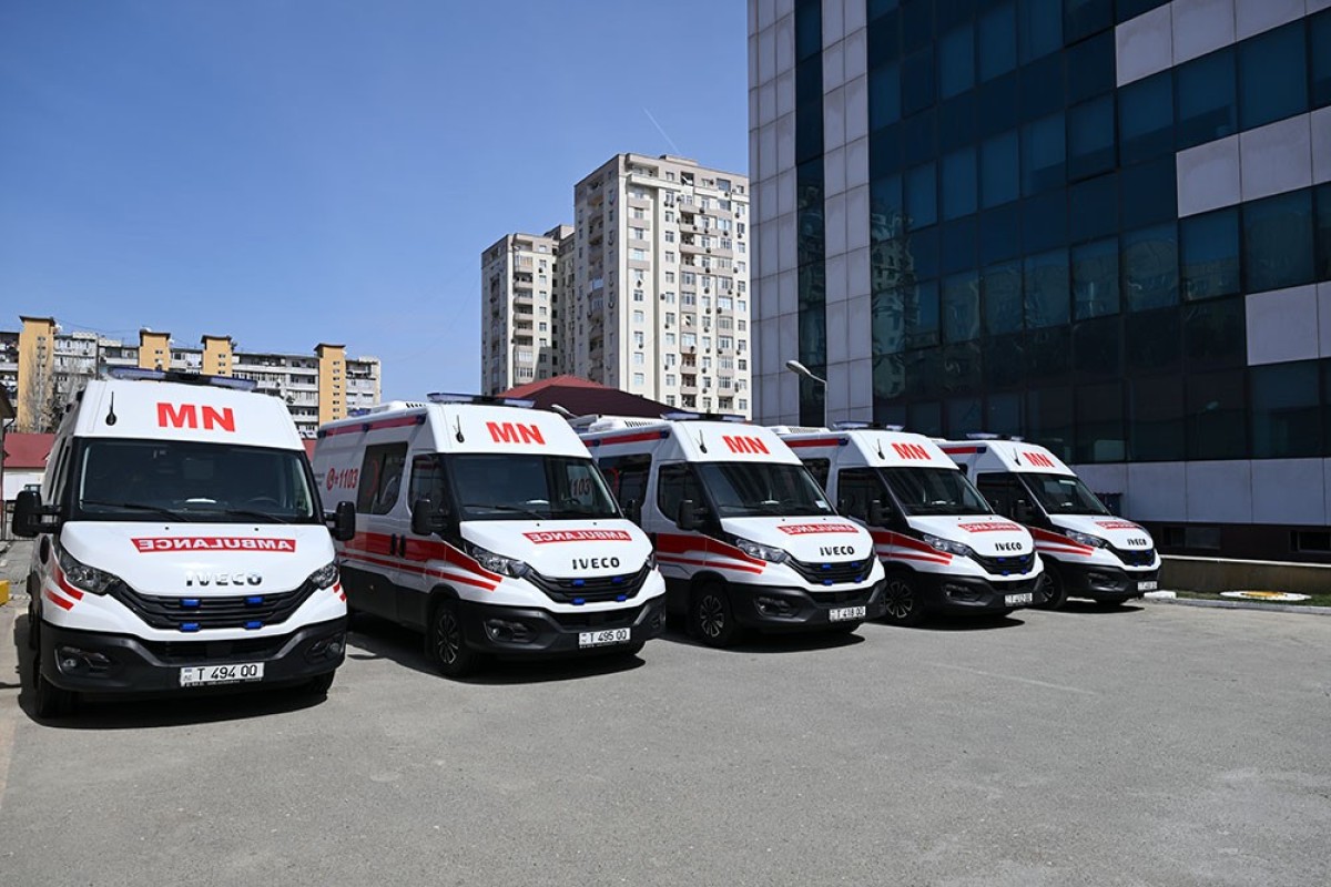 Военным Азербайджана передали новые автомобили скорой помощи с современным оборудованием-ФОТО 