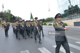 Азербайджан отмечает 108-летие Вооруженных сил торжественными маршами -ФОТО 