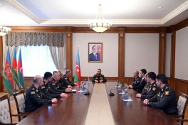 Закир Гасанов вручил новые генеральские звания офицерам Азербайджанской армии
