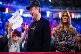 Авторы новой книги рассказали о разногласиях Мелании Трамп и Илона Маска