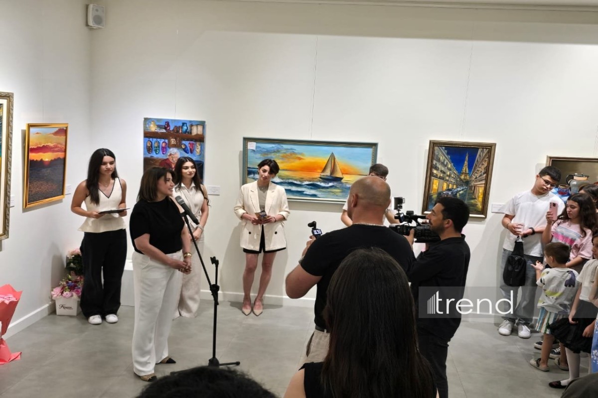Юные художники представили в Баку «Разные взгляды» на мир-ФОТО 