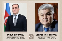 Джейхун Байрамов провел телефонный разговор с главой МИД Казахстана
