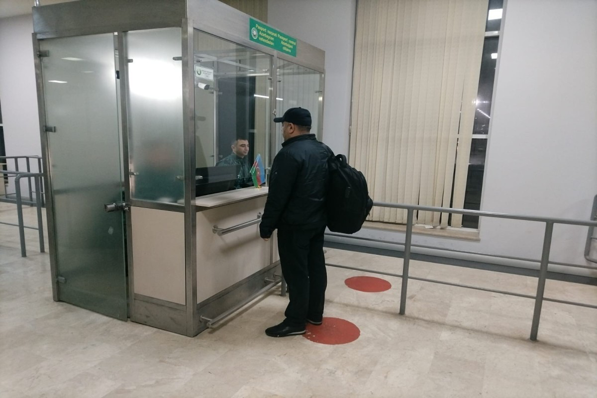 Азербайджан разрешил почти 500 гражданам России пересечь границу с Ираном