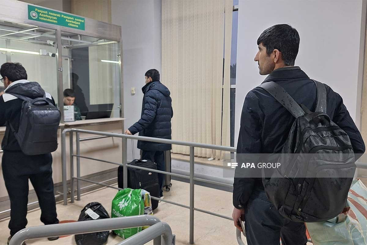 Эвакуированные из Ирана таджикские студенты и гражданин Турции поблагодарили Азербайджан