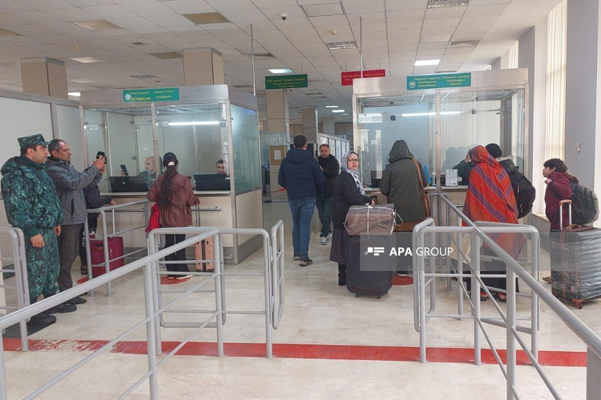 Продолжается эвакуация иностранцев из Ирана через границу с Азербайджаном