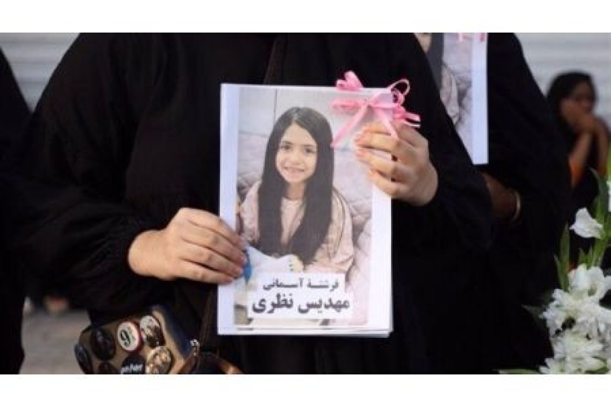 В Минабе прошли похороны 165 погибших после удара по школе-ФОТО 