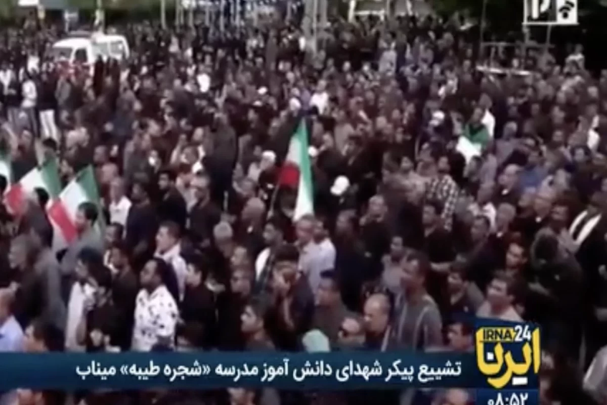 В Минабе прошли похороны 165 погибших после удара по школе-ФОТО 