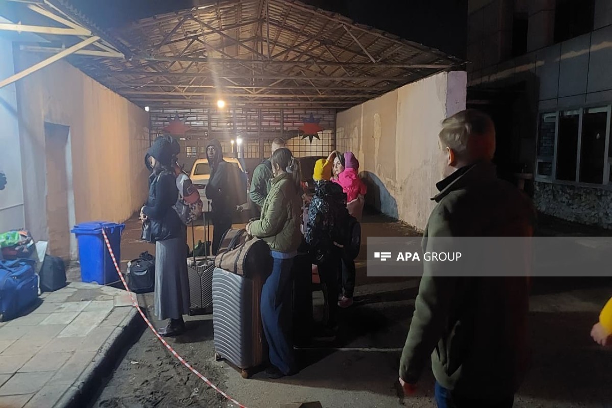 126 граждан РФ доставлены в аэропорт Лянкярана для отправки на родину-ОБНОВЛЕНО -ФОТО 