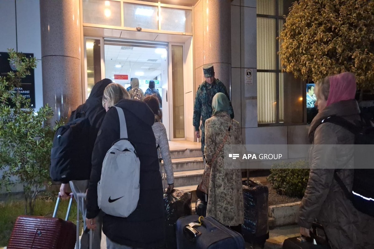 126 граждан РФ доставлены в аэропорт Лянкярана для отправки на родину-ОБНОВЛЕНО -ФОТО 