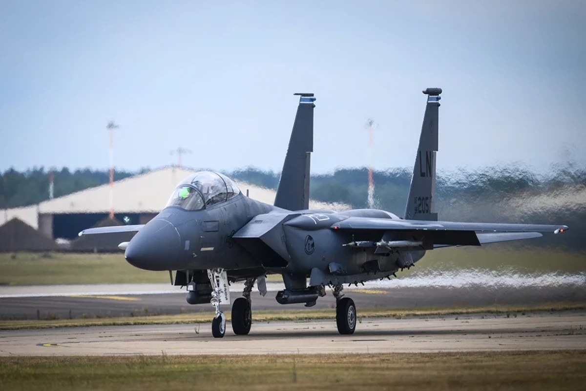 СМИ: кувейтский F/A-18 по ошибке сбил три истребителя ВВС США