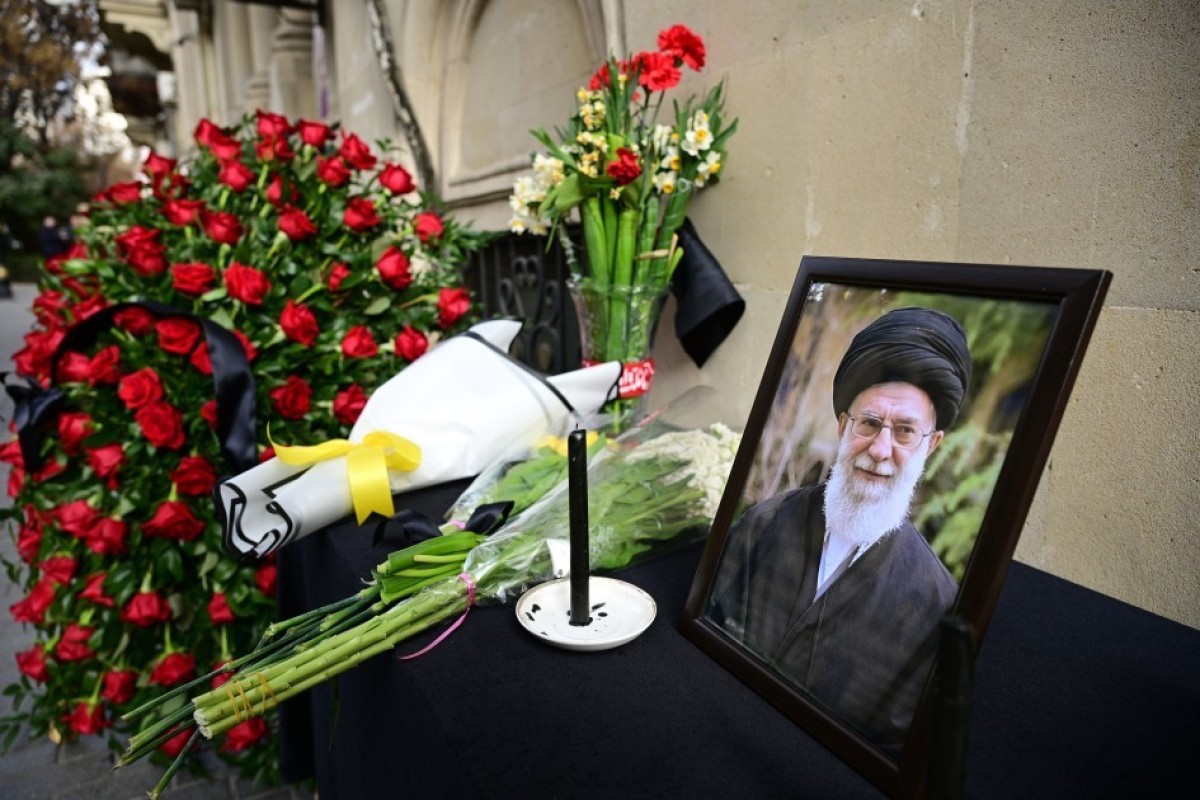 Ильхам Алиев посетил посольство Ирана в Баку-ФОТО 