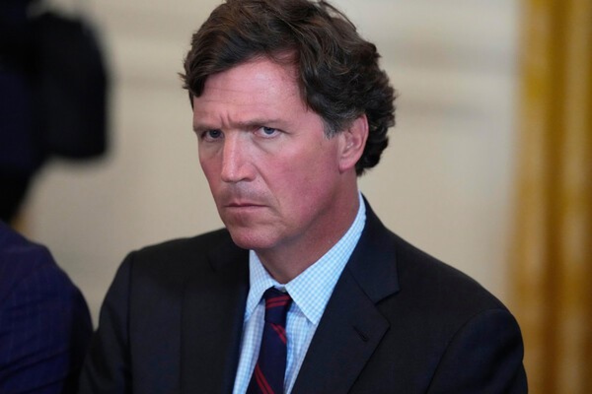 У Такера Карлсона украли 378 тысяч банок снюса стоимостью около $7,9 млн