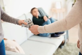 В Азербайджане растет число дел о взыскании алиментов