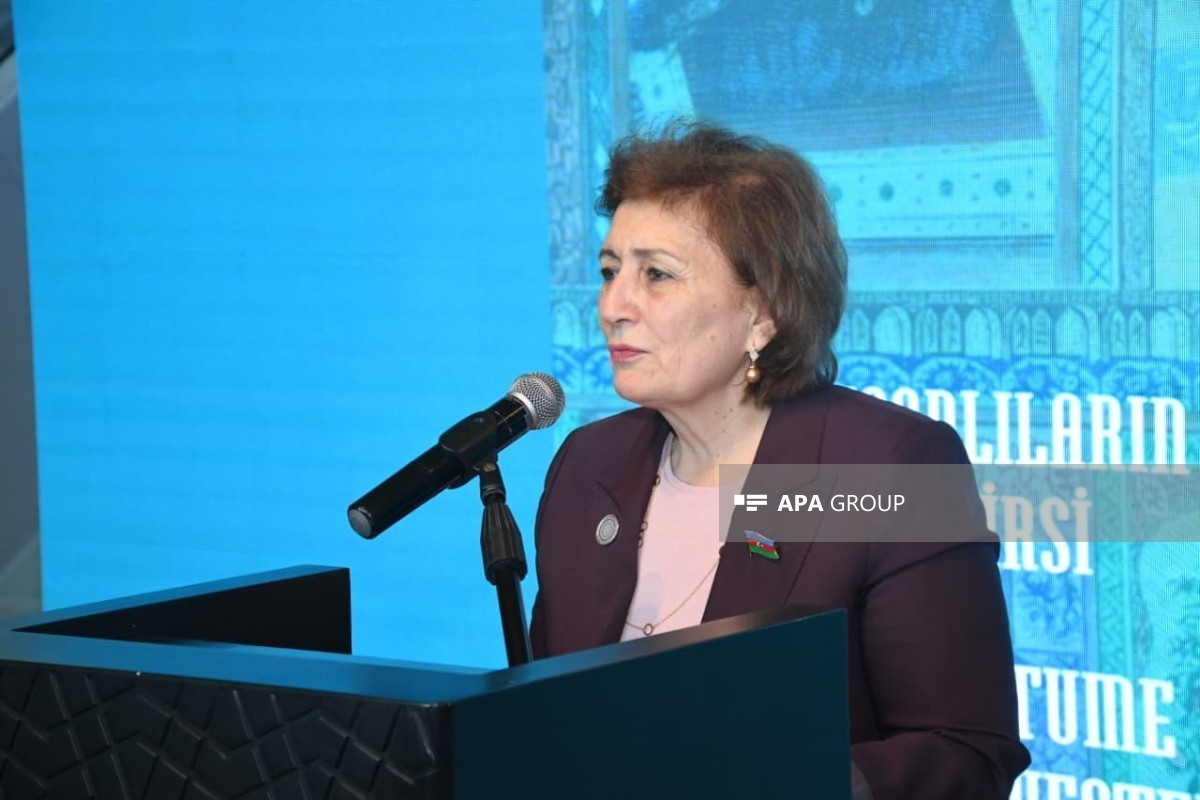 В Музее ковров открылась выставка национальных костюмов западных азербайджанцев-ФОТО 