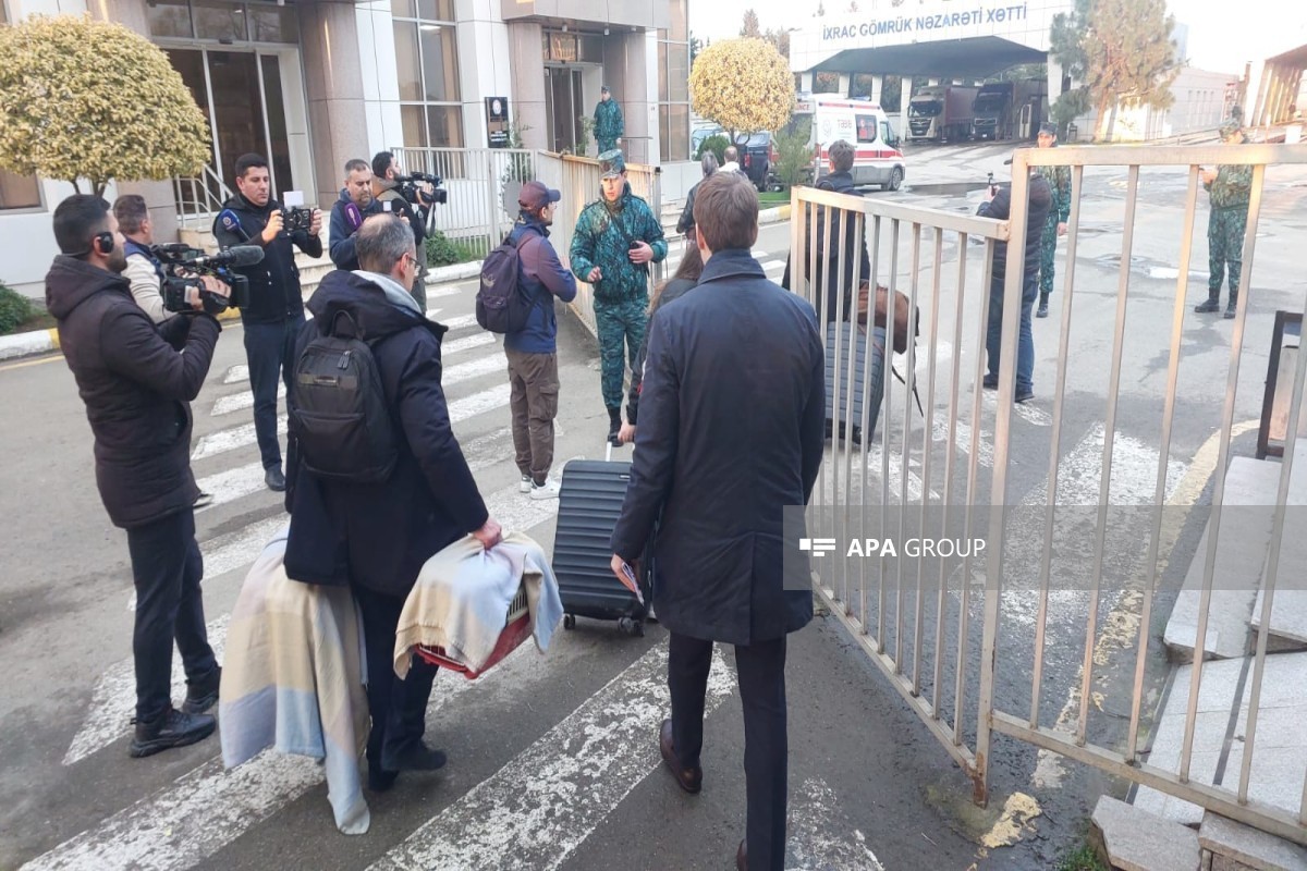 Через границу в Астаре вывезли граждан Китая и Италии