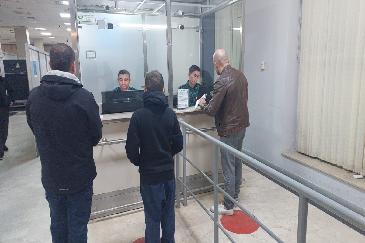 Болгарские дипломаты эвакуированы из Ирана в Азербайджан-ФОТО 