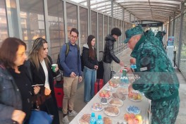 Через границу в Астаре вывезли граждан Китая и Италии