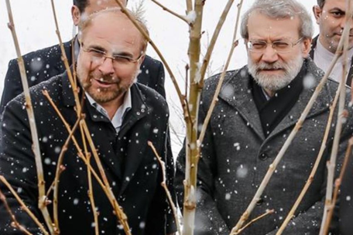 The Atlantic: Лариджани и Галибаф фактически управляют Ираном