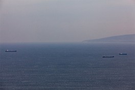 Более 1100 судов получили ложные координаты из-за помех GPS на Ближнем Востоке