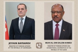 Министр иностранных дел Судана позвонил Джейхуну Байрамову