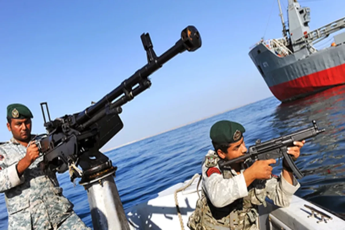 КСИР: Иран ожидает появления американских военных в Ормузском проливе