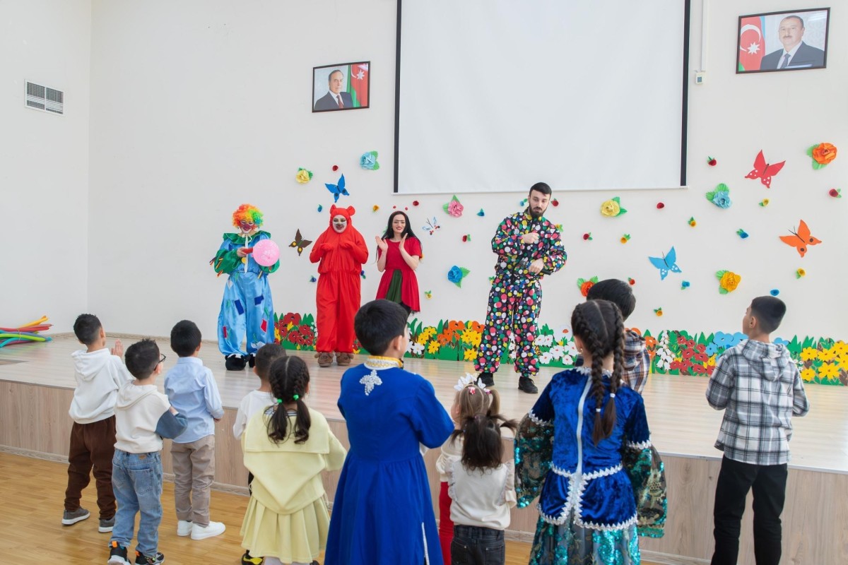 В Баку организовали встречу детей с осужденными матерями по случаю 8 Марта-ФОТО 