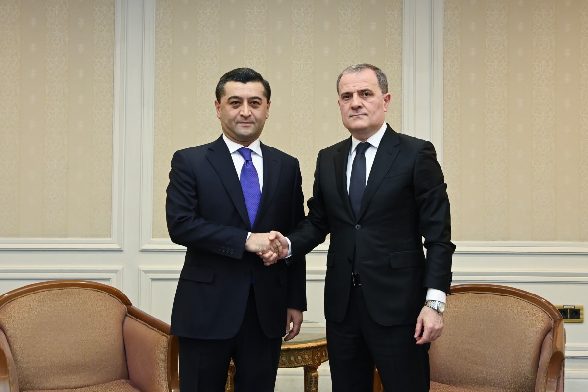 Министры иностранных дел Азербайджана и Узбекистана провели переговоры 