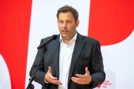 Вице-канцлер ФРГ призвал активнее использовать переговоры с Ираном