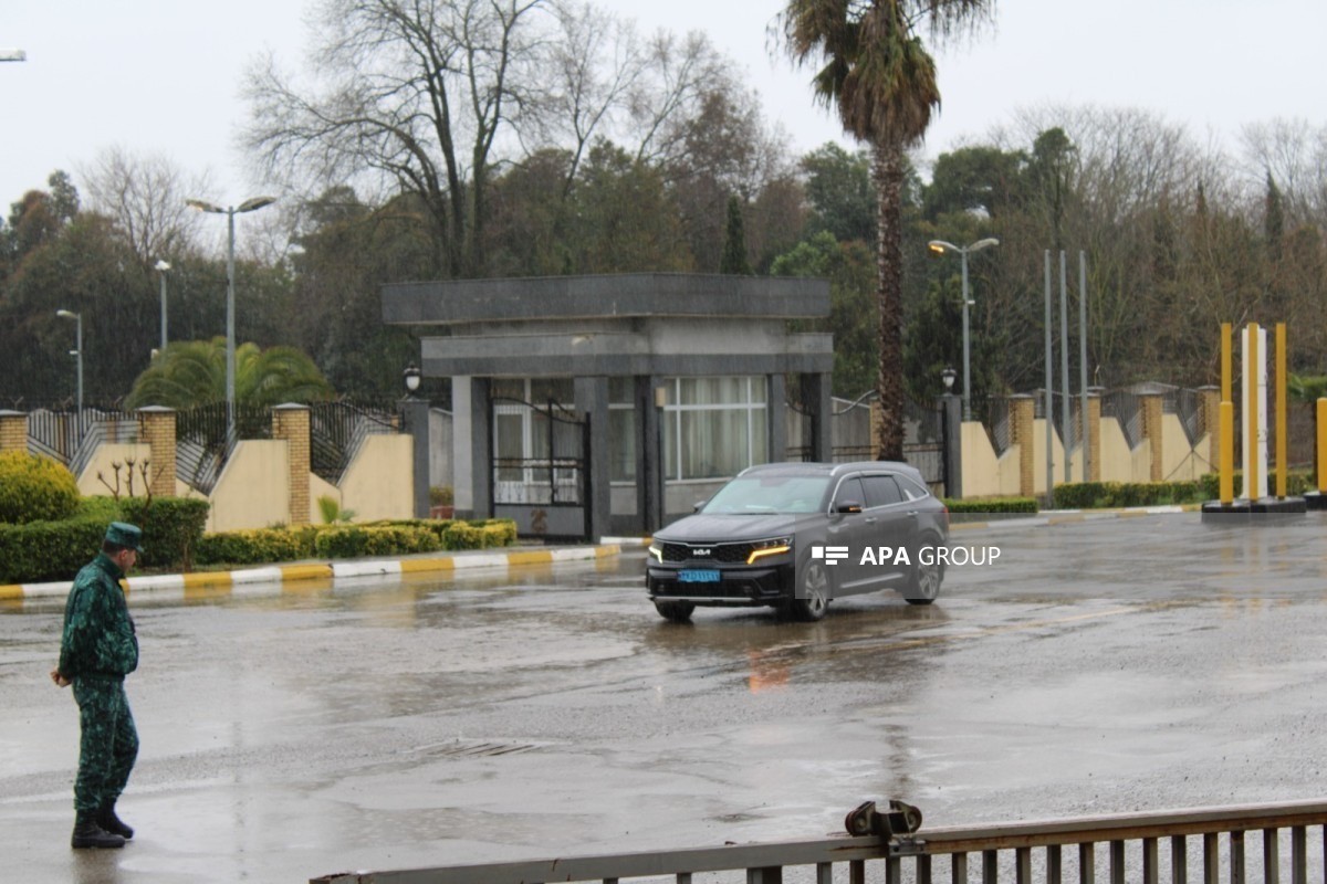 Из Ирана через азербайджанскую границу эвакуированы 3 казахстанских дипломата и 8 граждан России