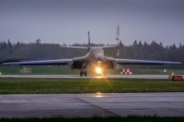 США отправили четыре бомбардировщика B-1 в Англию для ударов по Ирану