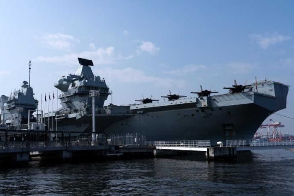 Великобритания не будет направлять авианосец на Ближний Восток