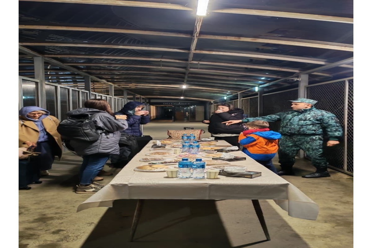 Азербайджан продолжает помощь в эвакуации иностранных граждан из Ирана -ФОТО 