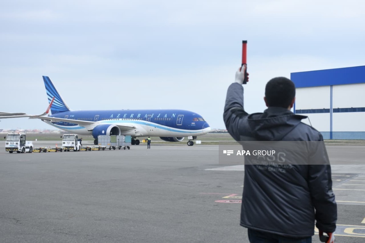 Спецрейс AZAL доставил на родину граждан из ОАЭ и Омана-ОБНОВЛЕНО -ВИДЕО 