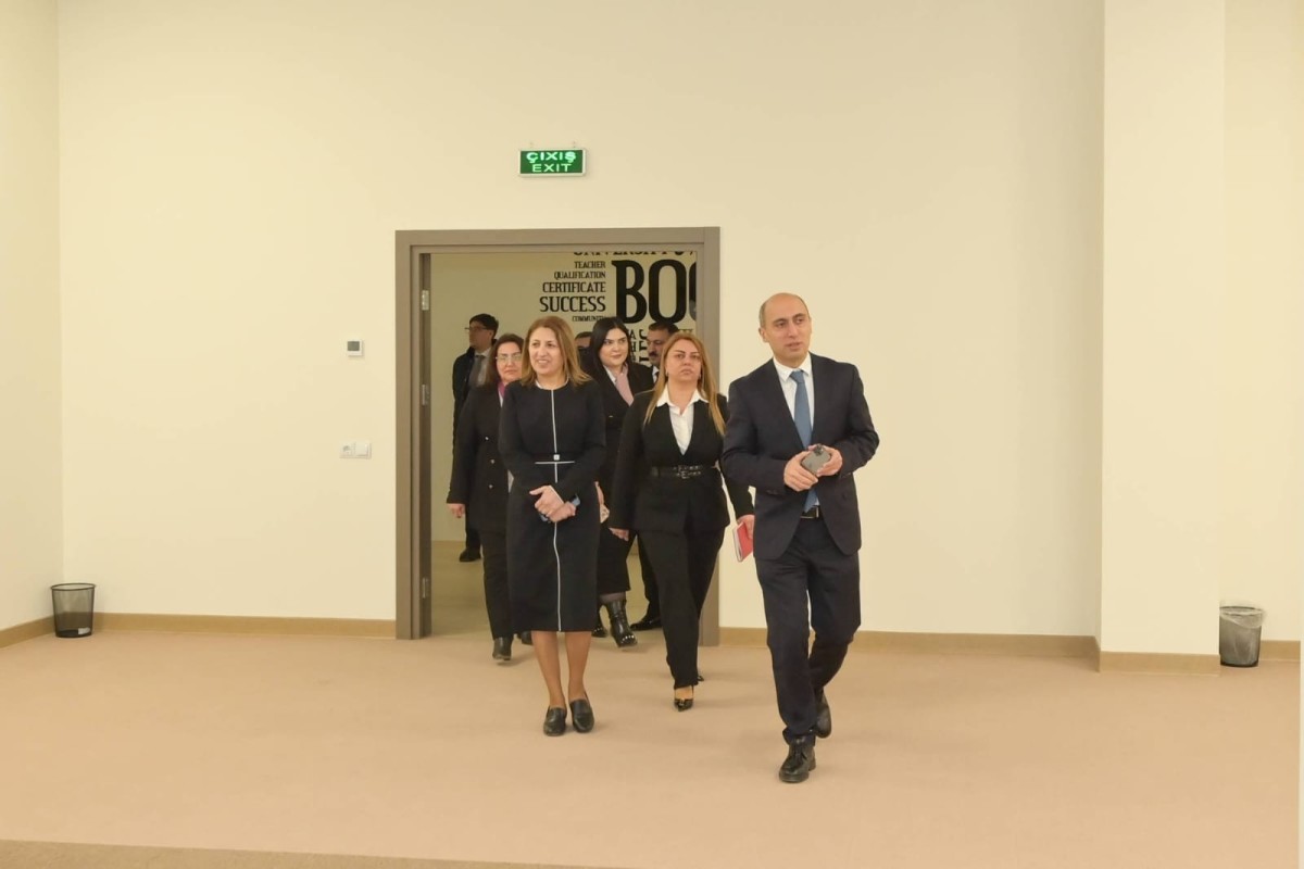 Министр встретился с учителями, работающими на освобожденных территориях -ФОТО 