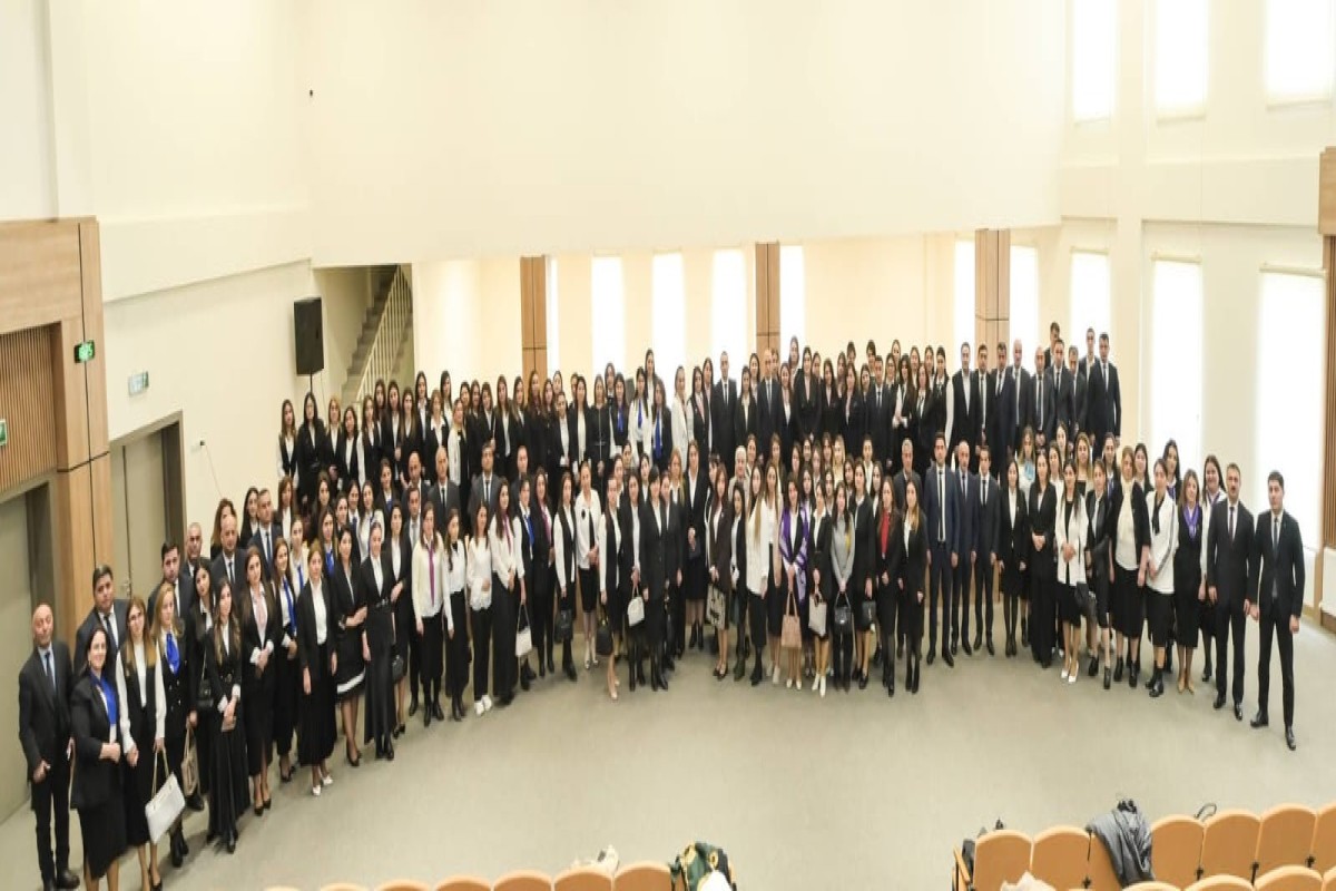 Министр встретился с учителями, работающими на освобожденных территориях -ФОТО 