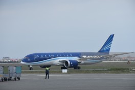 Спецрейс AZAL доставил на родину граждан из ОАЭ и Омана-ОБНОВЛЕНО 