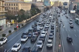 В Баку зафиксированы серьезные заторы на ряде дорог-ФОТО 