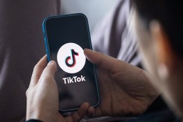 В Азербайджане мужчина отделался штрафом за интимные фото бывшей в TikTok